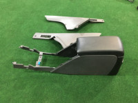 手套箱与扶手 SUBARU LEGACY OEM 92111AE010AC BH9 2001 Silver 01G