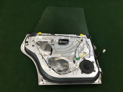 Porta traseira esquerda SUBARU LEGACY OEM 60400AE410 BH9 2001 Silver 01G