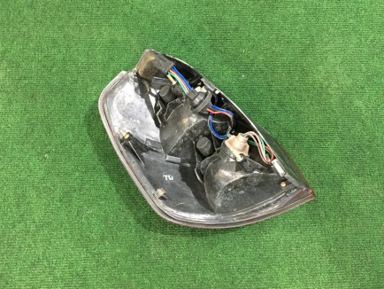 Right tail light SUBARU LEGACY OEM 84201AE001 BH9 2001
