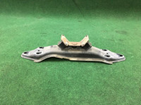 คานรองเกียร์ 41011AE010 41022AE120 41022AE121 SUBARU LANCASTER
