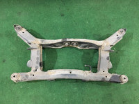 Crossmember задняя SUBARU LANCASTER OEM 20152AE000 20152AE001 BHE 2000 EZ30