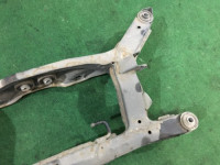 Crossmember задняя SUBARU LANCASTER OEM 20152AE000 20152AE001 BHE 2000 EZ30