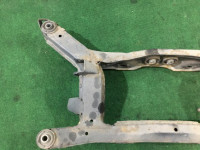 Crossmember задняя SUBARU LANCASTER OEM 20152AE000 20152AE001 BHE 2000 EZ30