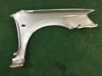 บังโคลนหน้าซ้าย SUBARU LANCASTER OEM 57120AE031 BHE 2000 white / grey 0U4