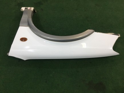 บังโคลนหน้าซ้าย SUBARU LANCASTER OEM 57120AE031 BHE 2000 white / grey 0U4
