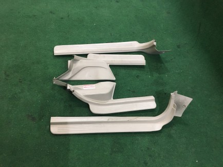 คิ้วชายบันได SUBARU LANCASTER OEM 94060AE000GE 94060AE010GE 94060AE010GE 94061AE010GE BHE 2000 white / grey 0U4