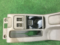 杯架 SUBARU LANCASTER OEM 66150AE020DG 92132AE000DG BHE 2000 white / grey 0U4