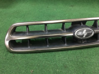 Rejilla del radiador SUBARU LANCASTER OEM 91121AE190 BHE 2000 white / grey 0U4