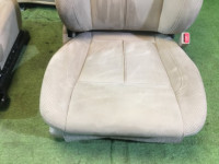 シート SUBARU LANCASTER OEM 64010AE700GE 64010AE710GE 64221AE130GE 64231AE130GE BHE 2000 white / grey 0U4