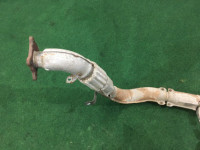 ท่อร่วมไอเสีย SUBARU LEGACY B4 OEM 44102AC090 44102AE030 BE5 2001 EJ206