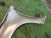 右フロントフェンダー SUBARU LEGACY OEM 57110AG0009P BP5 2004 white pearl 36J