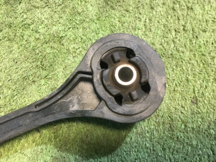 Подушка акпп верхняя SUBARU LEGACY OEM 41040FE000 BP5 2004 EJ204
