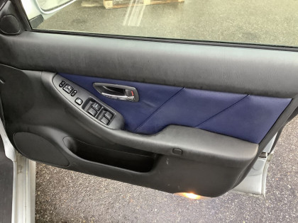 SUBARU LEGACY BE9 2001