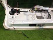Portón trasero SUBARU LEGACY OEM 61700AC000, 84251AC090 BG5 1997 белый 51E