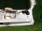 Portón trasero SUBARU LEGACY OEM 61700AC000, 84251AC090 BG5 1997 белый 51E