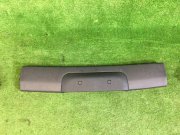 Обшивка пятой двери SUBARU LEGACY OEM 94017AC000MU, 94047AC000MU BG5 1997 белый 51E