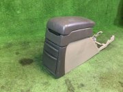 ช่องเก็บของและที่วางแขน 92111AE010AD SUBARU LANCASTER