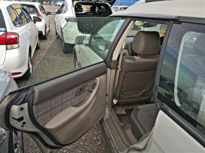 SUBARU LANCASTER BH9 1998