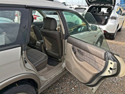 SUBARU LANCASTER BH9 1998