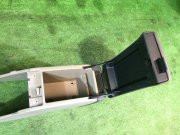グローブボックス・アームレスト SUBARU LANCASTER OEM 92111AE010AD BH9 1999 beige 8L5