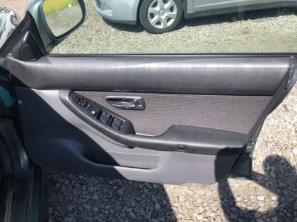 SUBARU LANCASTER BH9 2001