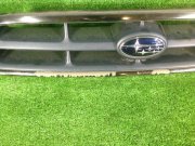 Решетка радиатора SUBARU LANCASTER OEM 91121AE240 BH9 2002 серый 1U2