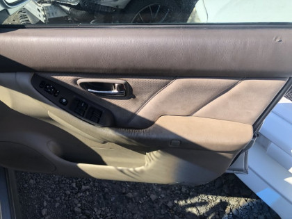 SUBARU LANCASTER BHE 2001
