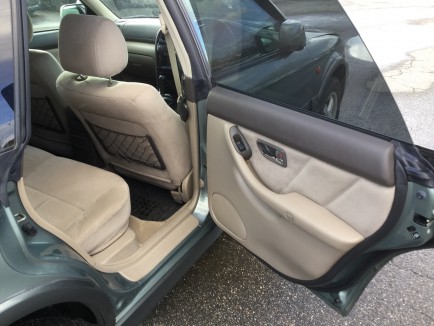 SUBARU LANCASTER BHE 2001
