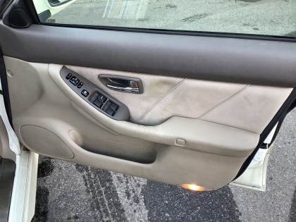 SUBARU LANCASTER BHE 2001