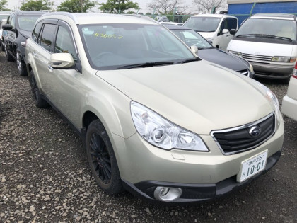 SUBARU OUTBACK 2010
