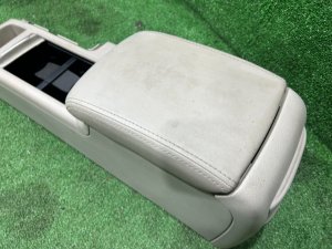Glovebox and armrest кожа SUBARU OUTBACK OEM 92111AG000WA BPE 2004 GOLD 39J