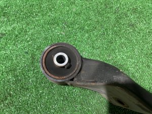 デフマウント SUBARU OUTBACK OEM 41310AG020 BPE 2004 EZ30