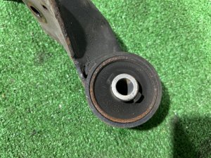 デフマウント SUBARU OUTBACK OEM 41310AG020 BPE 2004 EZ30
