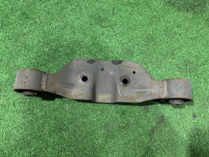 デフマウント SUBARU OUTBACK OEM 41310AG020 BPE 2004 EZ30