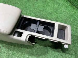 Glovebox and armrest кожа SUBARU OUTBACK OEM 92111AG060WA BPE 2004 SILVER 39D, 3K3
