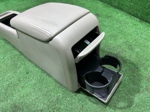 Glovebox and armrest кожа SUBARU OUTBACK OEM 92111AG060WA BPE 2004 SILVER 39D, 3K3