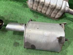 Muffler canisters и средняя SUBARU OUTBACK OEM 44300AG130 44300AG120 44200AG050 BPE 2004 EZ30