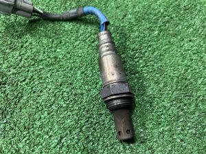 O2センサー（ラムダセンサー） №1 SUBARU OUTBACK OEM 22641AA160 BPE 2004 EZ30