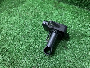 Mass airflow sensor (MAF) 22680AA310 SUBARU OUTBACK