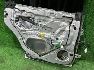 左リアドア SUBARU OUTBACK OEM 60409AG0509P BPE 2004 SILVER 39D, 3K3