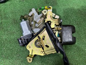 กลอนล็อกฝาท้าย с доводчиком SUBARU OUTBACK OEM 63031AG000 BPE 2004 SILVER 39D, 3K3