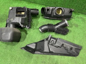 エアクリーナーボックス Свап SUBARU OUTBACK OEM 14435AA100 46052AG050 BPE 2004 EZ30