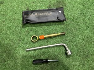 ชุดเครื่องมือ крюк 97032AG010 SUBARU OUTBACK