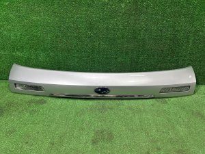 Friso da porta da bagageira SUBARU OUTBACK OEM 84261AG052TE BPE 2004 SILVER 39D, 3K3