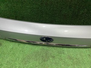 Friso da porta da bagageira SUBARU OUTBACK OEM 84261AG052TE BPE 2004 SILVER 39D, 3K3
