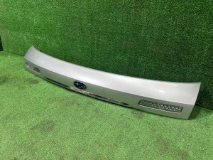 Friso da porta da bagageira SUBARU OUTBACK OEM 84261AG052TE BPE 2004 SILVER 39D, 3K3