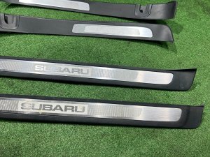 Embellecedores de faldón SUBARU OUTBACK OEM 94060AG170 94060AG180 BPE 2004 SILVER 39D, 3K3