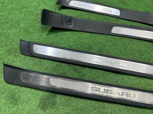 Embellecedores de faldón SUBARU OUTBACK OEM 94060AG170 94060AG180 BPE 2004 SILVER 39D, 3K3