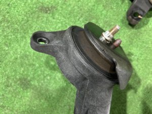发动机支座 SUBARU OUTBACK OEM 41022AG020 41022AG030 BPE 2004 EZ30