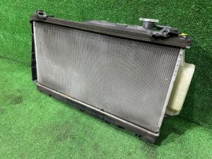 ラジエーター SUBARU OUTBACK OEM 45111AG040 BPE 2004 EZ30